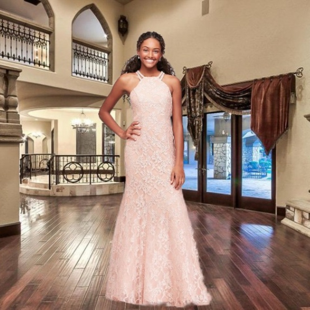 💲Sale💲❤️Strappy Back Hi-Neck Glitter Lace Mermaid Gown❤️